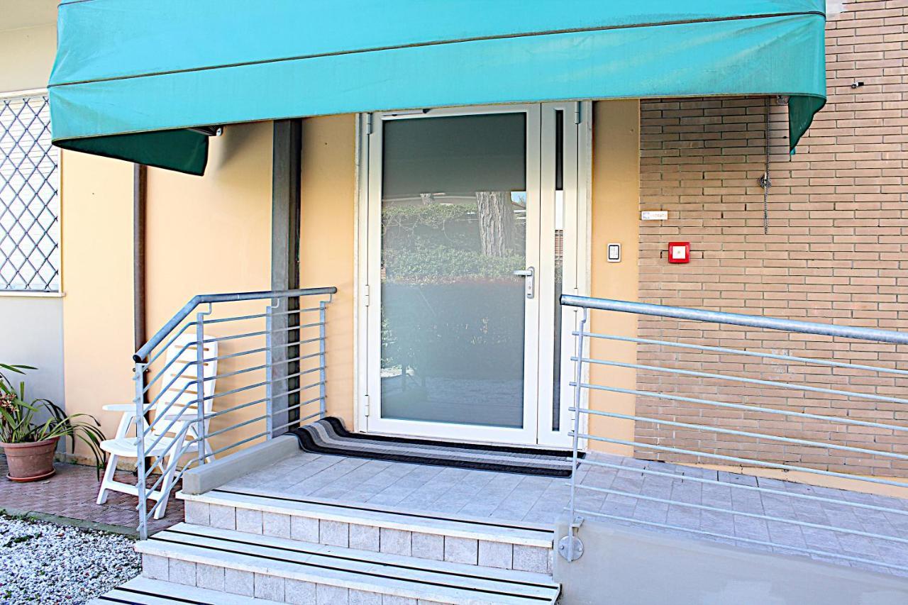 Hotel Luca Lido di Camaiore Exterior photo