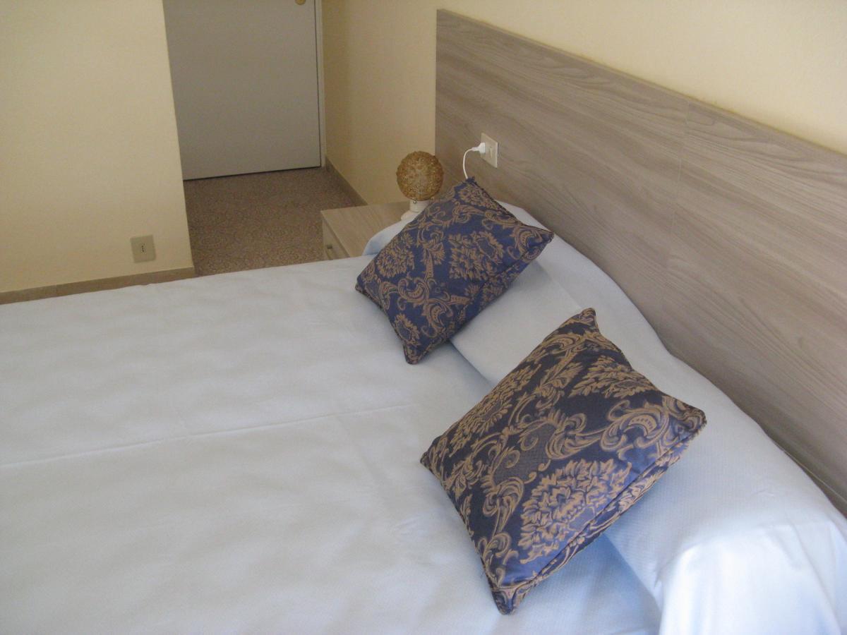 Hotel Luca Lido di Camaiore Exterior photo