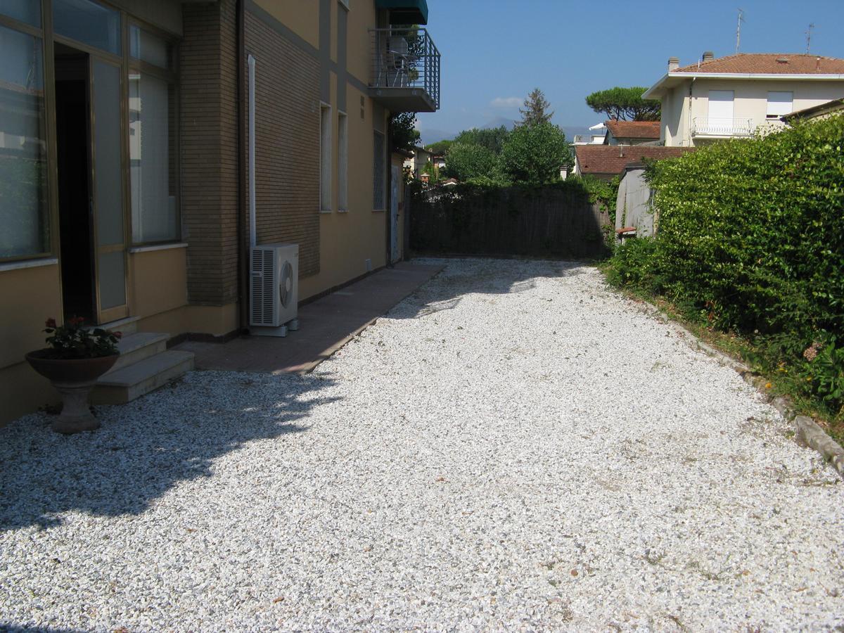 Hotel Luca Lido di Camaiore Exterior photo