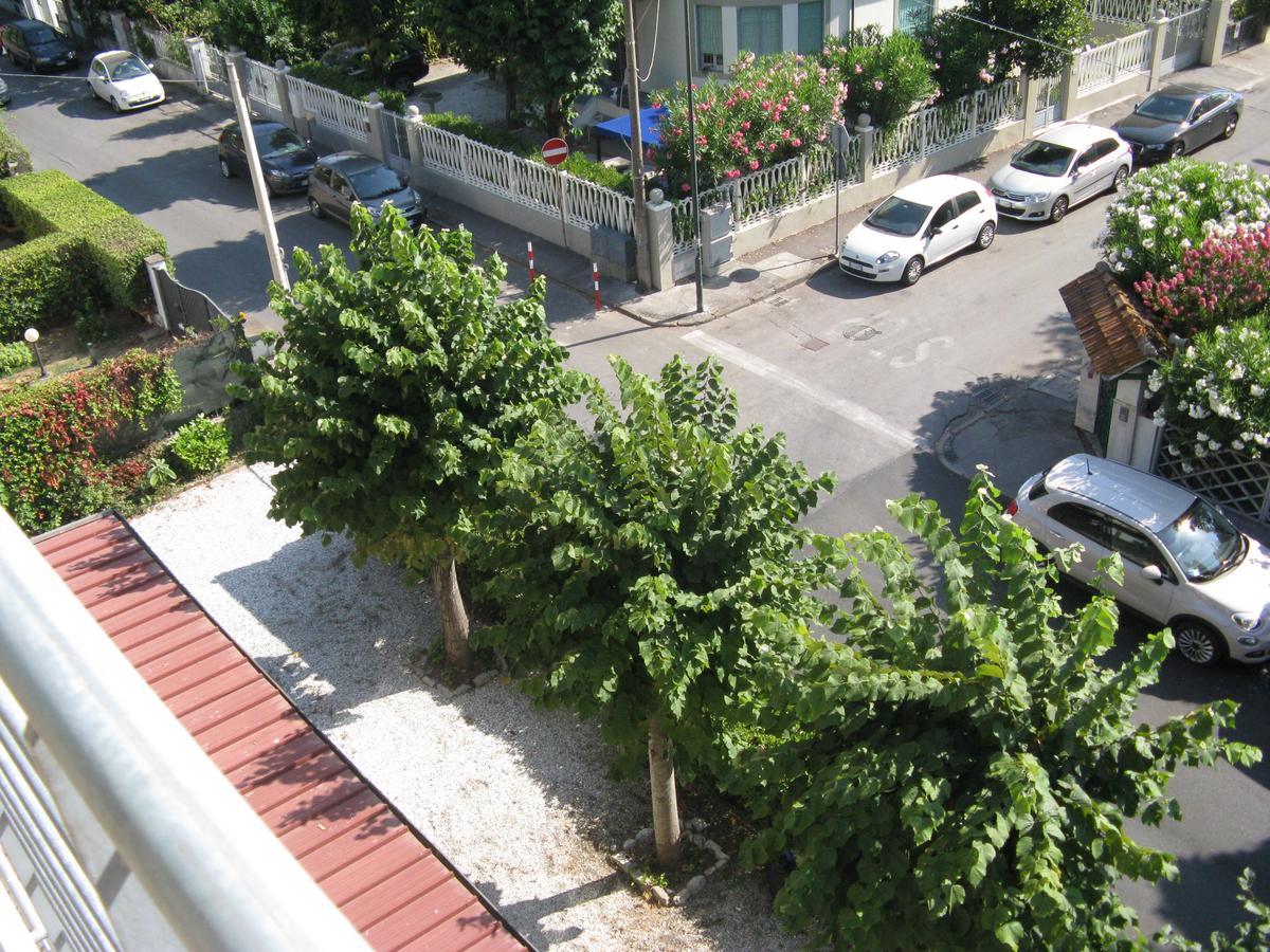 Hotel Luca Lido di Camaiore Exterior photo