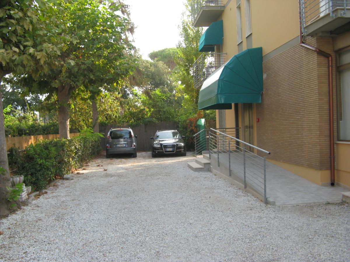 Hotel Luca Lido di Camaiore Exterior photo